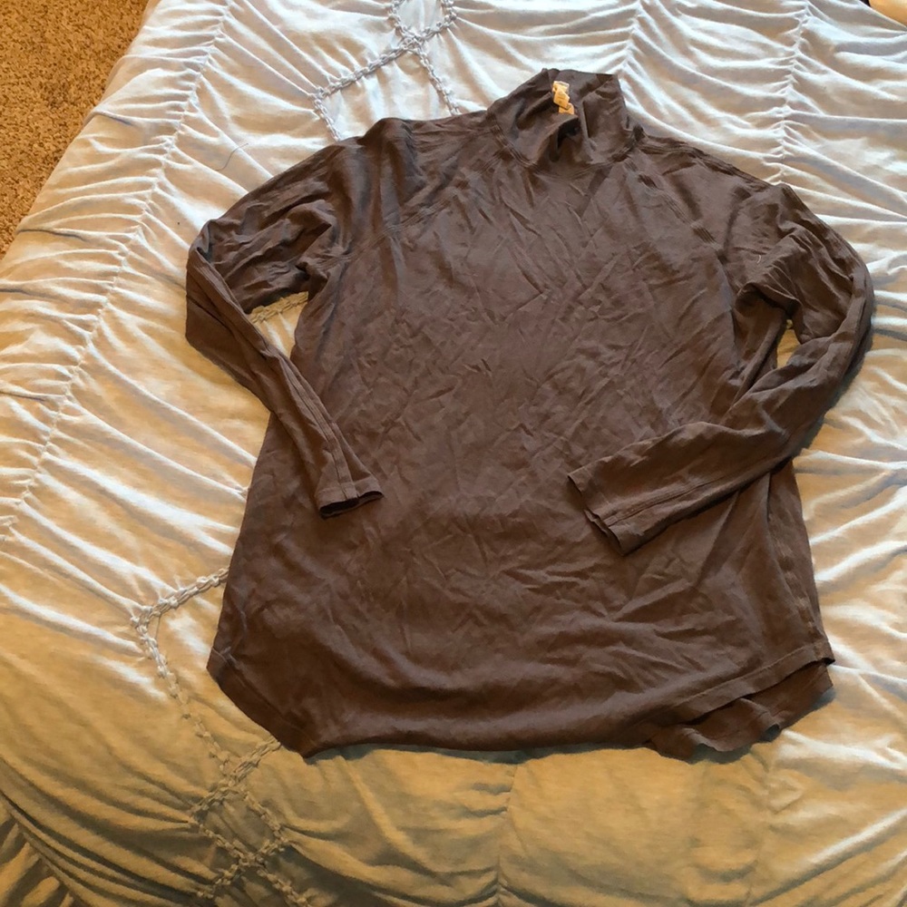 Lululemon top
